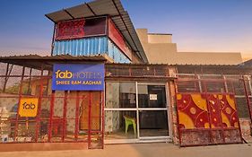 Fabhotel Shree Ram Aadhar 900 Mtr From Ram Mandir